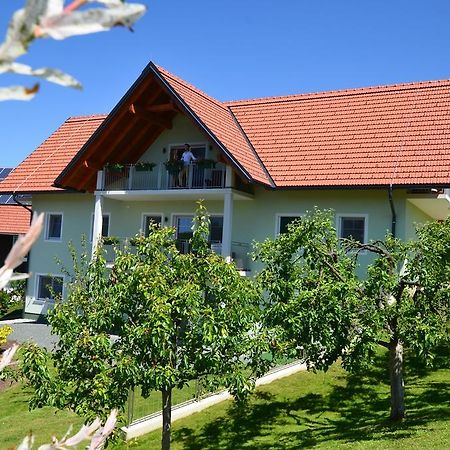 ホテル Weingut Zirngast ロイトシャッハ 部屋 写真